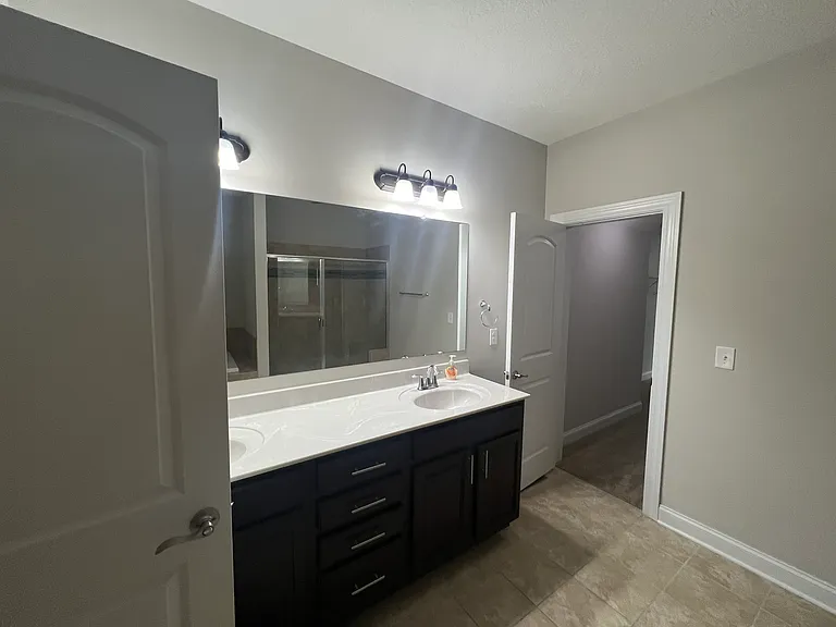 8043 Oak Meadow Dr — Photo 11