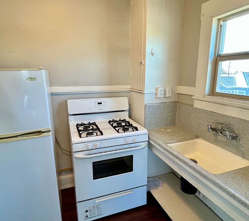 1st image of 109 University Ave APT 7