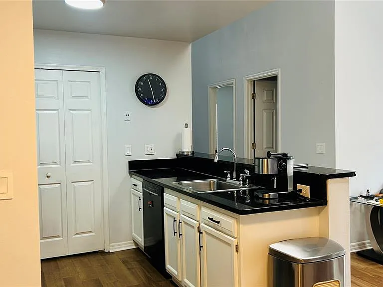 6010 Westgate Dr #303 — Photo 13