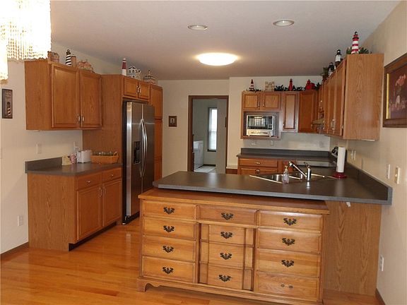 5th image of 15 Ridgefield Ln