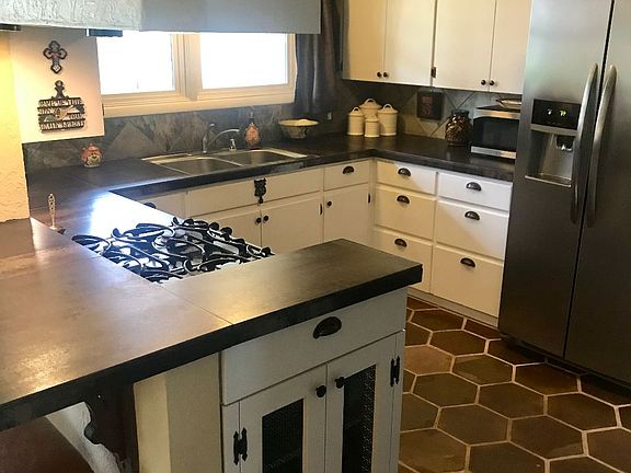Snack bar & Kitchen
