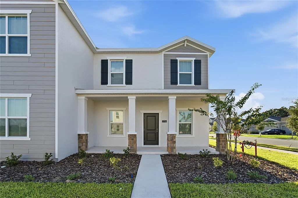 3 bed, 2.5 bath, 1755 sqft, $2,395 — Photo 1