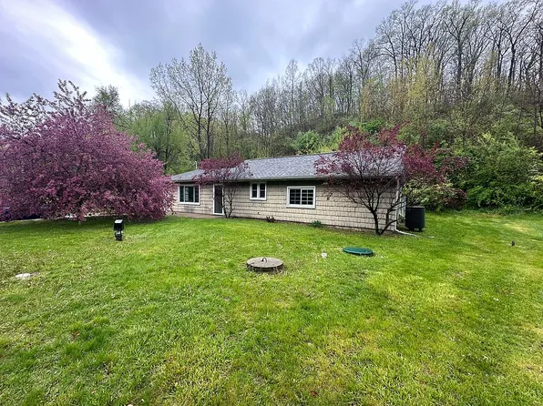 750 Fahey Hollow Rd, East Peoria, IL 61611