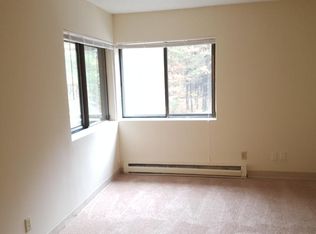 72 Colonels Dr APT 5, Weymouth, MA 02189