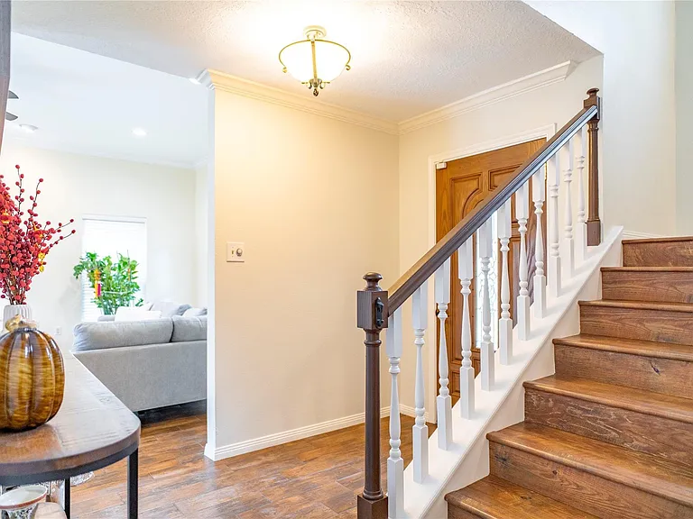 18310 Spellbrook Dr — Photo 19