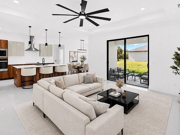 5th image of 8030 Sherwood Cir