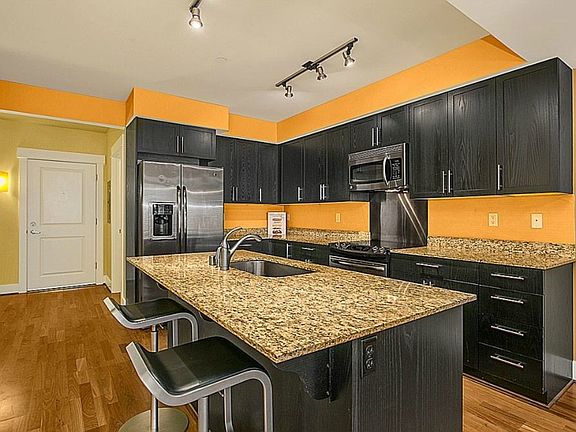 5th image of 699 John St Unit 405