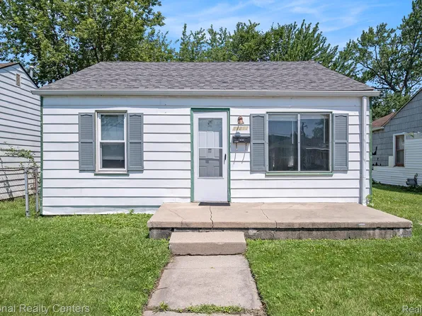 11211 Chalmers Ave, Warren, MI 48089