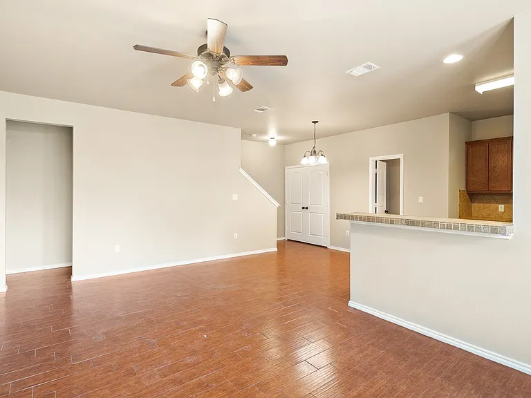 314 Rosalie Dr — Photo 3