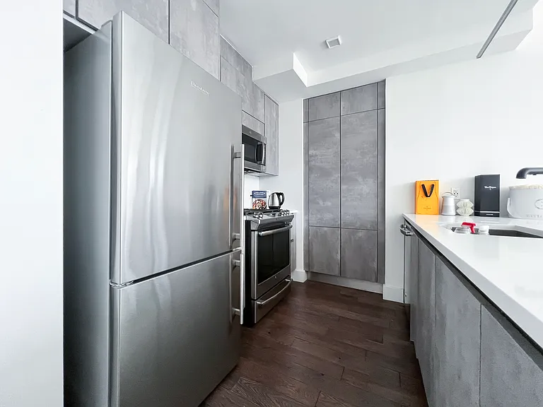 145 Madison Ave #19B — Photo 6