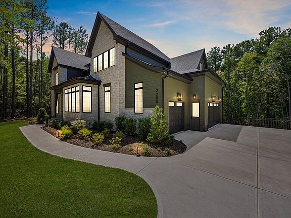 2nd image of 2200 Paddstowe Main Way
