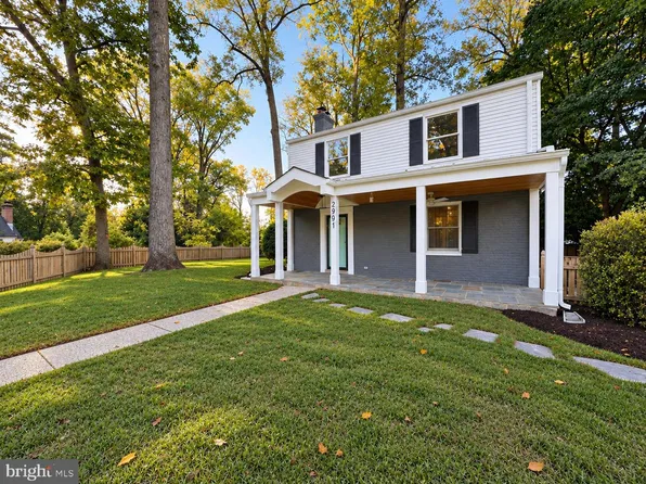 2901 Woodlawn Ave, Falls Church, VA 22042