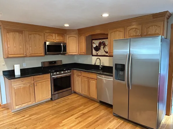 2 Lord Ter, Woburn, MA 01801