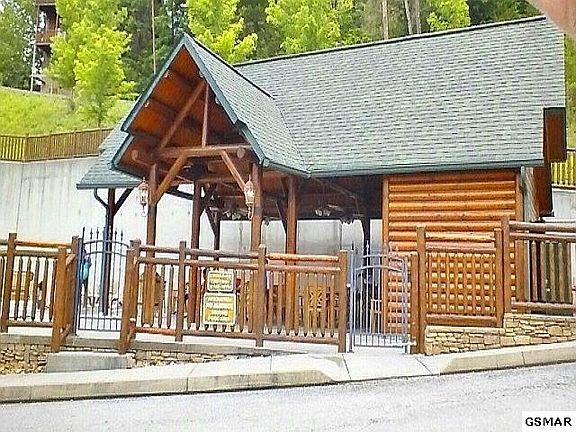 4th image of 1616 Mountain Lodge Way