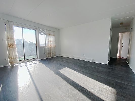 1st image of 13935 35th Ave APT 4E