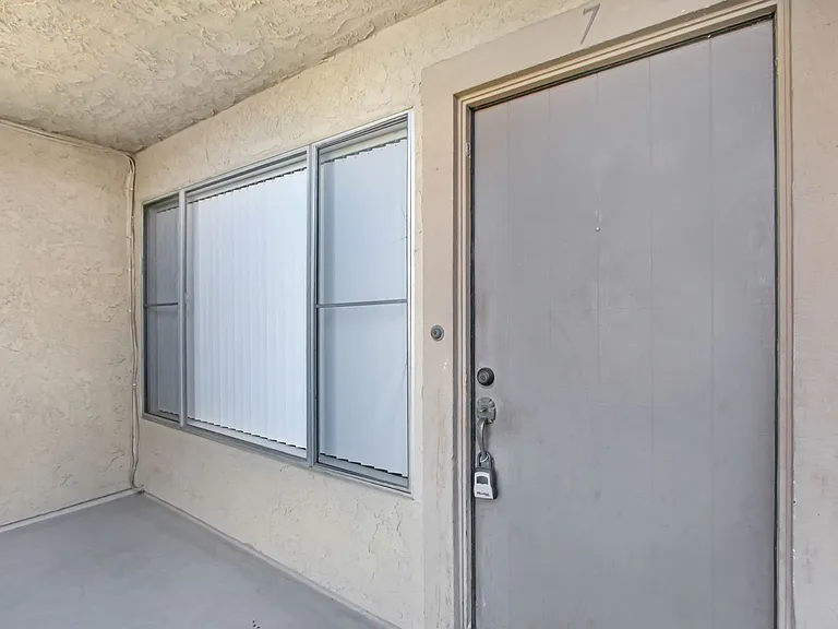1746 S Sunflower Ave. — Photo 6