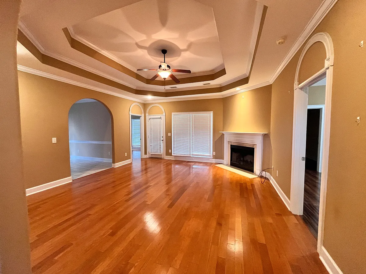 Building Photo - 731 Berry Ln
