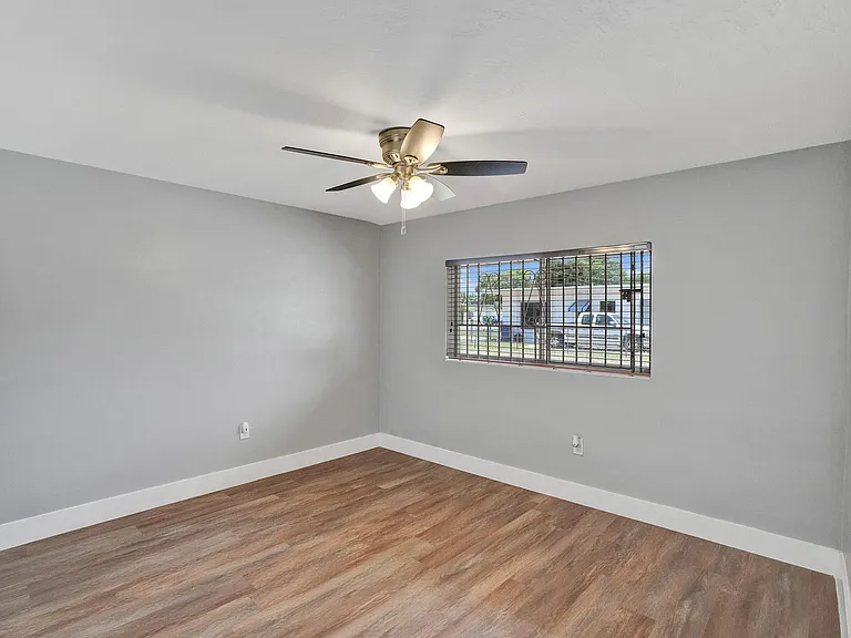 2145 NW 100th St — Photo 15