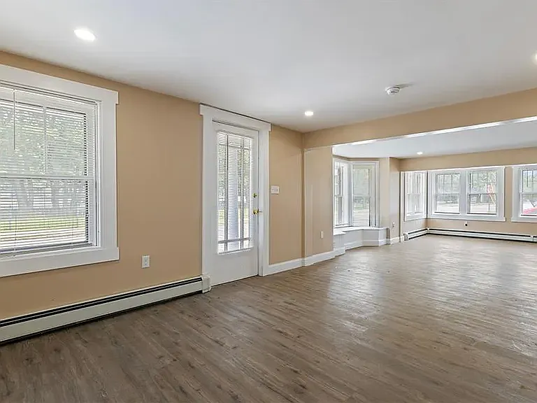 14 W Natick Rd — Photo 12
