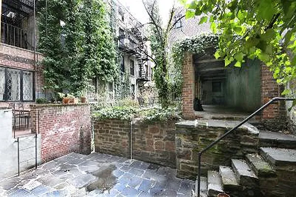 Sold by Corcoran | media 23