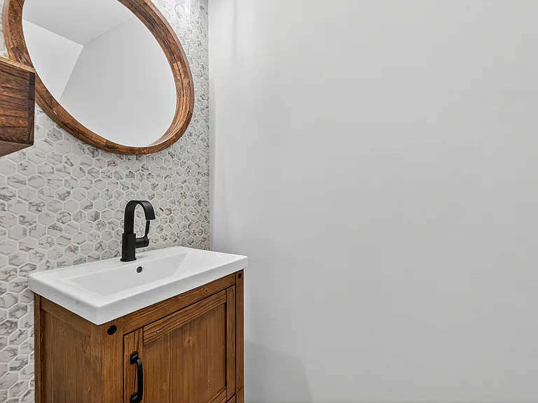 121 Polo Way — Photo 7