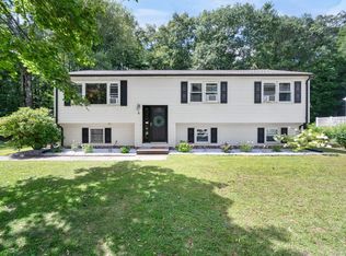 8 Matthew Ln, Windsor, CT 06095