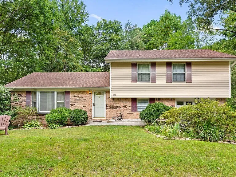 1619 Wendy Cir — Photo 1