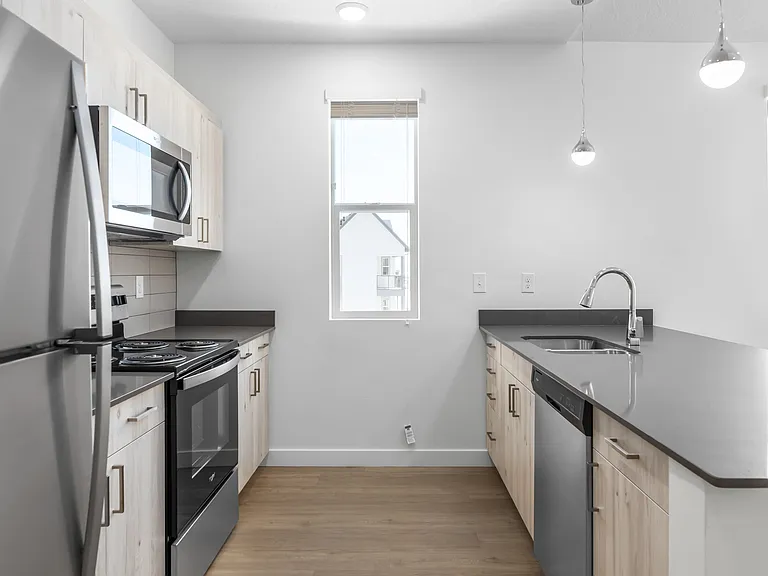 The Kelton Apartments — Photo 22