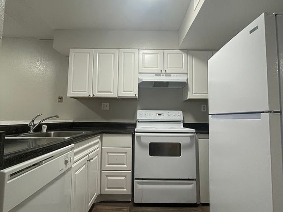 3rd image of 410 U St #A
