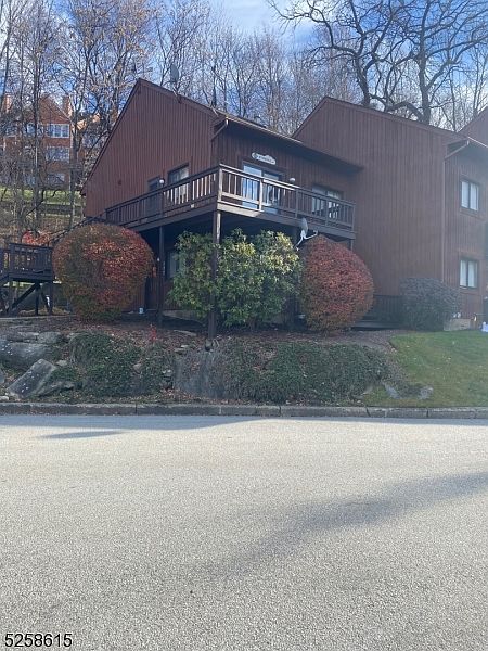 1st image of 14 Stonehill Dr #2