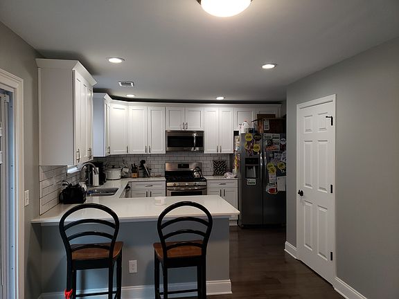 5th image of 402 Sam Cobb Ct