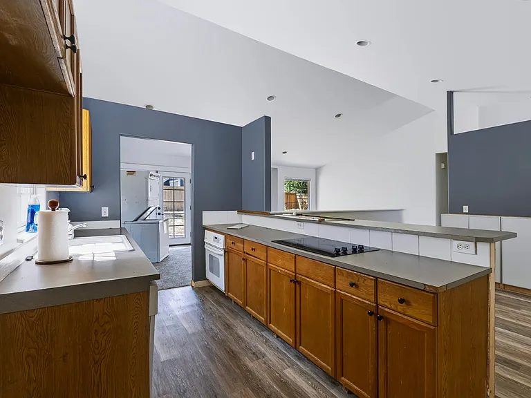 11341 8th Ave NE — Photo 3