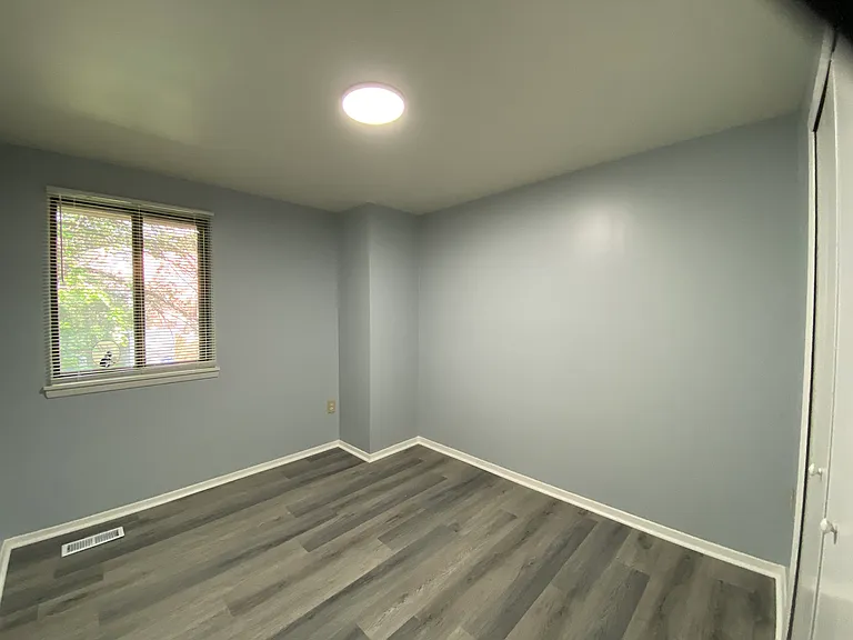 7332 Mossy Brink Ct — Photo 9