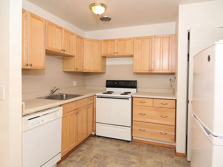 1810 Boylston Ave #205 — Photo 6
