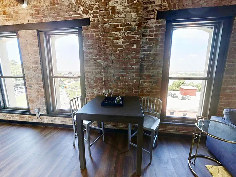 Landmark Lofts Apartments — Photo 36