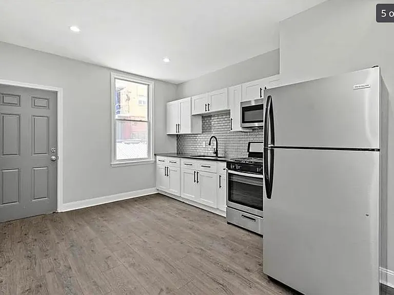 3326 Hardie Way — Photo 7