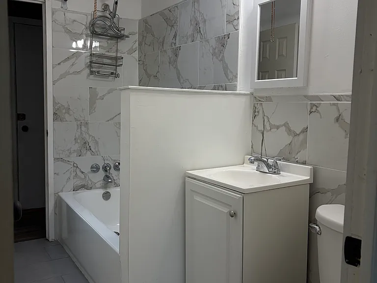 7107 Oxford Ave #2 — Photo 9