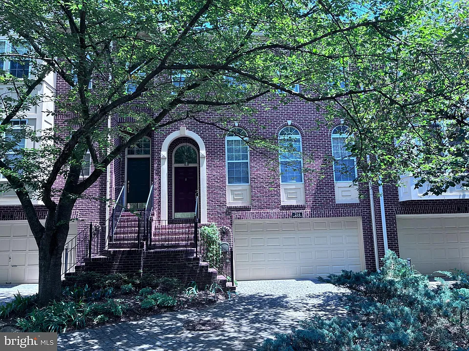 214 Halpine Walk Ct