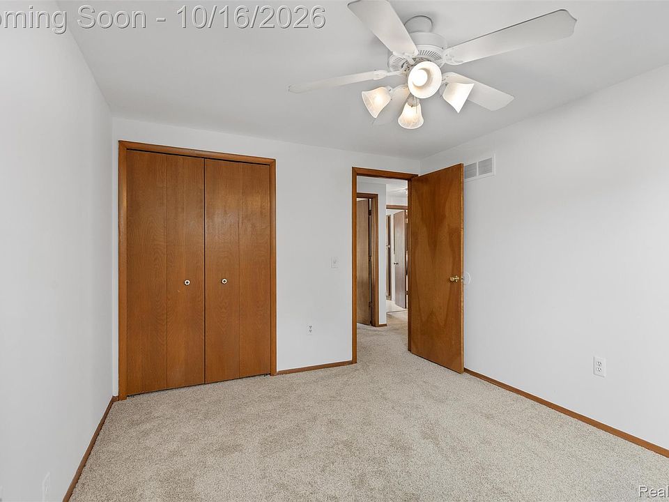40727 Kraft Dr, photo 17