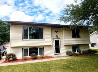 709 30th St NE, Rochester, MN 55906