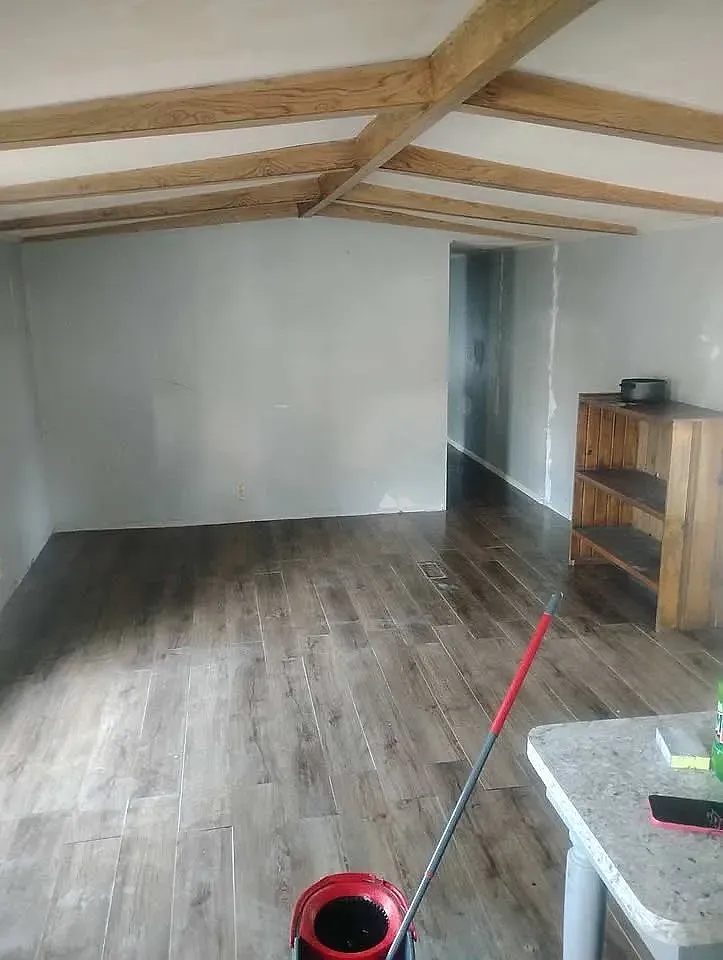 2 bed, 800 sqft, $700 — Photo 1