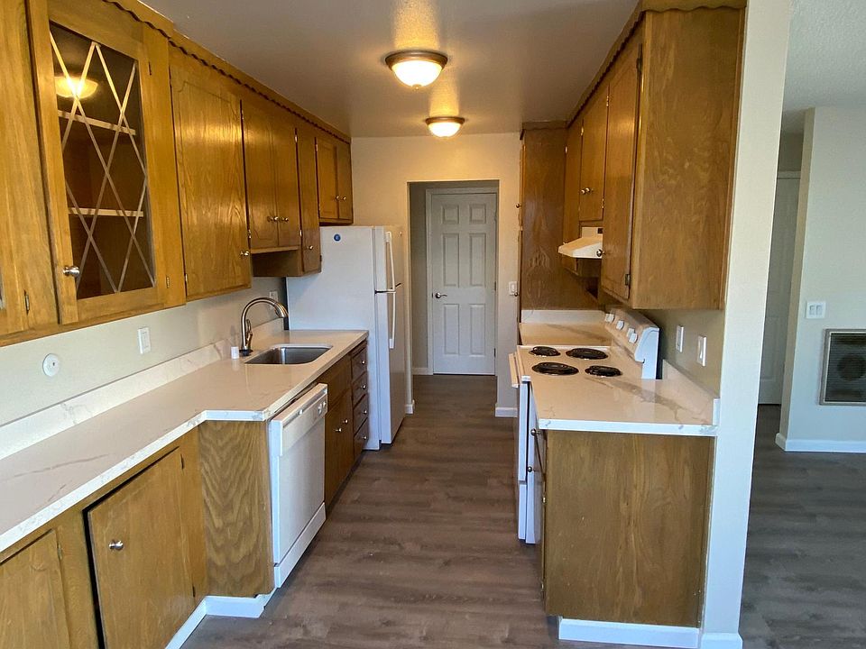 1st image of 301 Perkins St APT 302