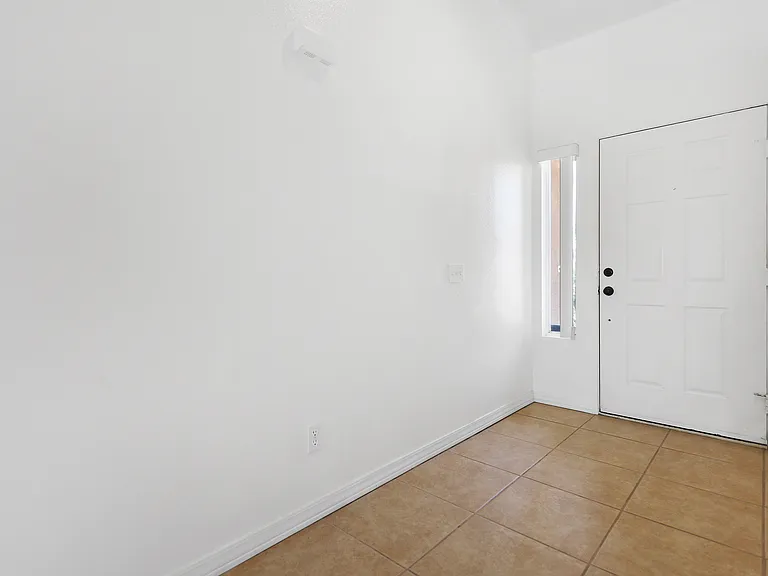 47820 Calle Zafiro — Photo 3