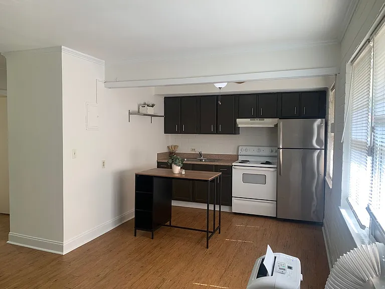 1619A Fulton Ave — Photo 5
