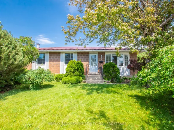 2 Wolfdale Pl, Saint Catharines, ON L2N 4M5