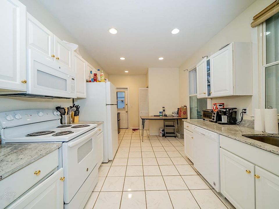 1st image of 81 Gibbs St #2A
