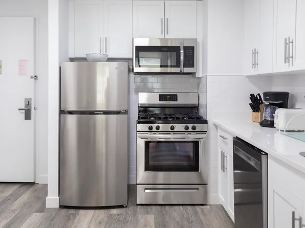556 Third Avenue image 1 of 10