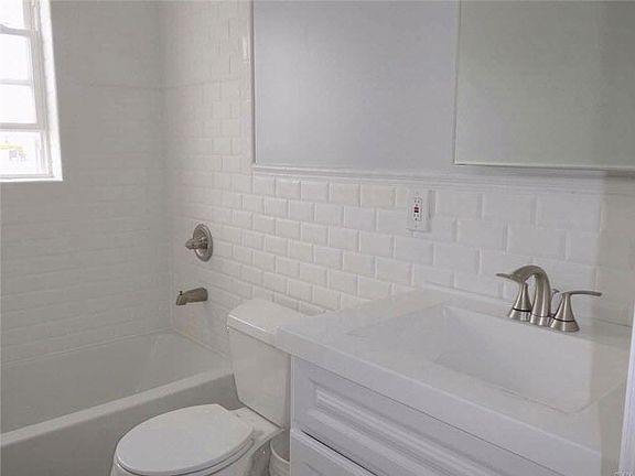 3rd image of 60 Wisconsin St