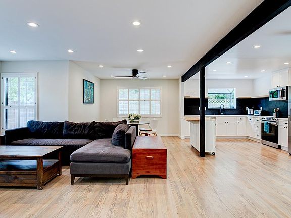5th image of 950 Sonoma Glen Circle