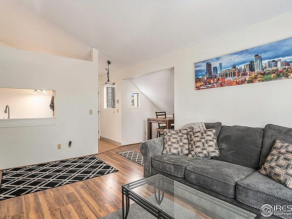 4th image of 1010 S Saint Vrain Ave #D-5